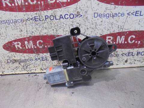 Foto 3ª: Elevalunas Eléctrico Trasero Derecho Seat Leon 1.2 TSI 105CV 77KW [CJZ] (2014)