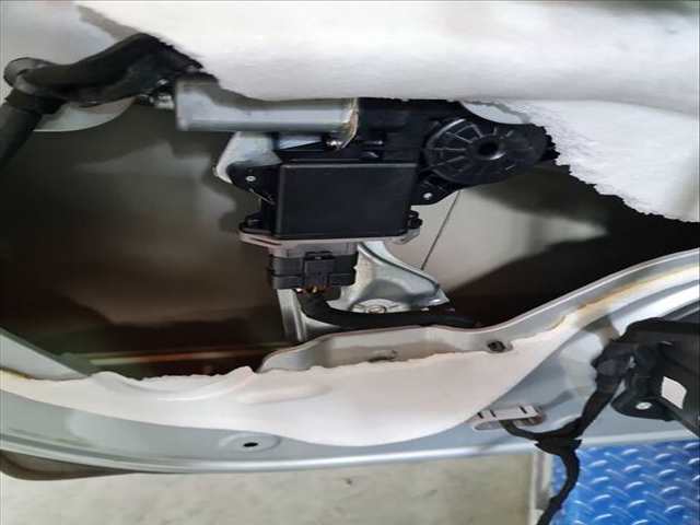 Elevalunas Manual Trasero Izquierdo Peugeot 3008 1.6 HDI 109CV 80KW
