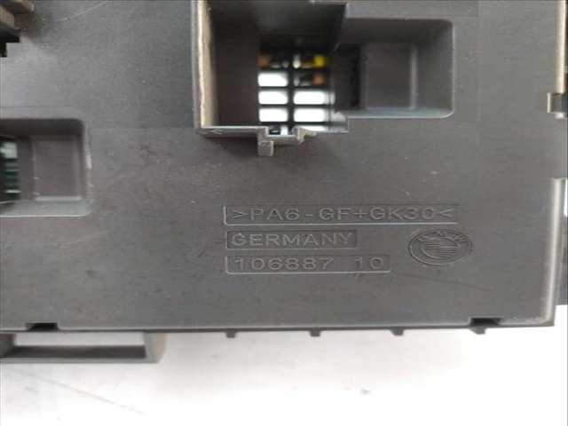 Foto 3ª: Caja Reles Fusibles Bmw Serie 3 320 2.0 D E91) TOURING (2004)