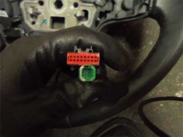 Foto 3ª: Volante Ford C Max 1.6 EDITION [1.6 LTR. - 85 KW TDCI CAT] (CB7)(2010 _)