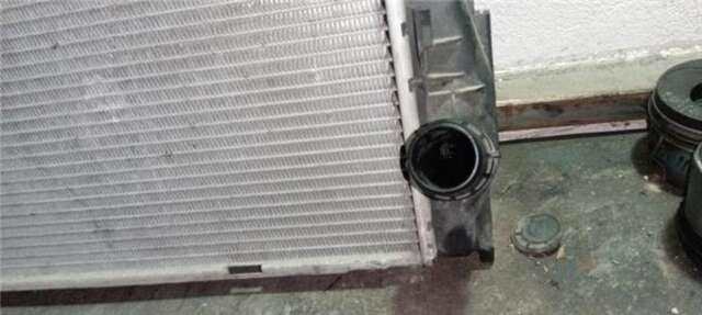 Foto 3ª: Radiador Motor Bmw Serie 1 114 2.0 118D [2.0 LTR. - 105 KW TURBODIESEL CAT] [N47 D20 C]