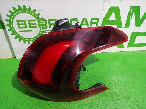 Foto 2ª: Piloto Trasero Derecho Peugeot 2008 ALLURE 110CV (2013)