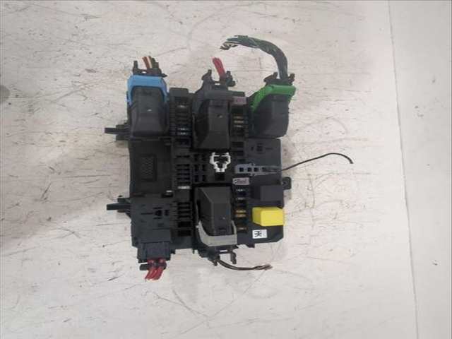 Caja Reles Fusibles Opel Astra 1.7 CDTI L48) 100CV