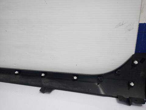 Foto 3ª: Faldón Lateral Seat Arona XPERIENCE PLUS 110CV [DLAA] (2017)