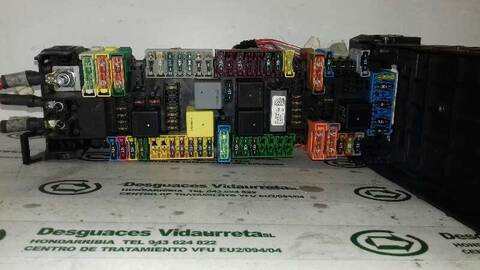 Caja Reles Fusibles Mercedes Clase V 200 136CV 100KW