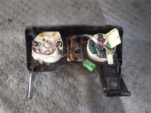 Foto 3ª: Cuadro de Instrumentos Isuzu Trooper 2.6 UBS 17 MAGIC II [2.6 LTR. - 85 KW]