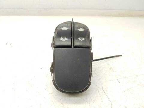 Botonera Elevalunas Ford Focus AMBIENTE BERLINA 100CV 74KW