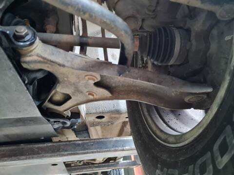 Brazo Suspension Delantero Izquierdo Suzuki Grand Vitara 1.9 DDIS JX-E 3-PTAS. 129CV 95KW