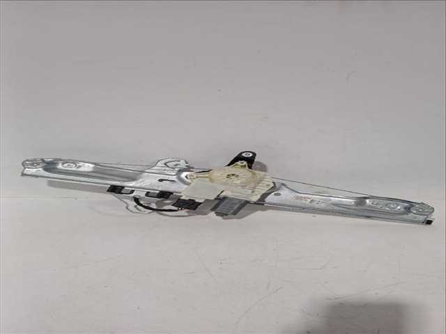 Foto 2ª: Elevalunas Eléctrico Delantero Derecho Nissan Qashqai 1.3 DIG-T 140CV [HR13DDT] (2013)