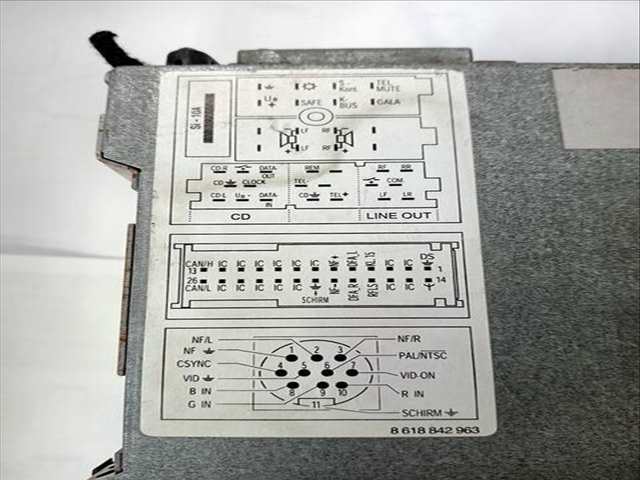 Foto 3ª: Sistema Audio Radio CD Audi A6 2.5 TDI 179CV (2001)