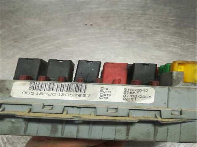 Foto 3ª: Caja Reles Fusibles Fiat Bravo 1.6 16V MULTIJET EASY 77KW) 105CV [198A3000] (2008)