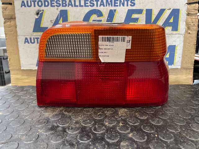 Piloto Trasero Derecho Ford Escort 1.6
