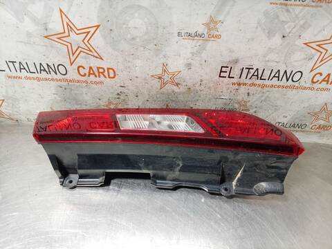 Foto 3ª: Piloto Trasero Derecho Renault Express ADVANCE 95CV 70KW [K9K876] (2022)
