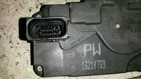 Foto 3ª: Cerradura Puerta Trasera Derecha Opel Zafira 1.9 CDTI 120CV 88KW [Z19DT] (2007)