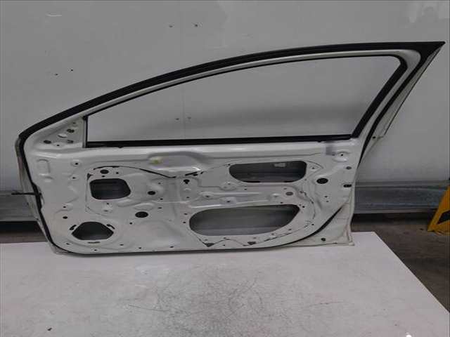 Foto 3ª: Puerta Delantera Derecha Mitsubishi L200 181 CV 133KW [4N15] (2018)