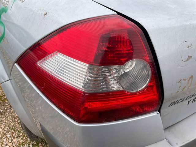 Foto 2ª: Piloto Trasero Izquierdo Renault Megane 1.5 DCI 100cv [K9K728] (2004)