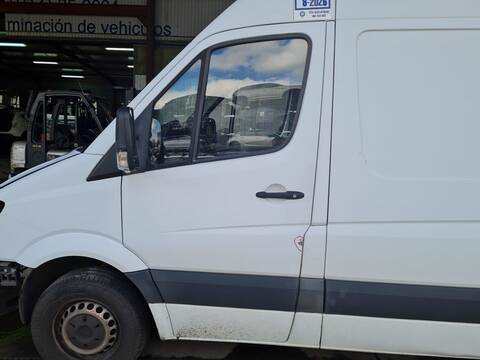 Puerta Delantera Izquierda Mercedes Sprinter 310/313/316 CDI 906.135) 129CV 95KW