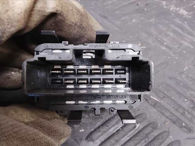 Foto 2ª: Botonera Elevalunas Renault Clio 0.1 (2004)