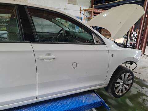 Foto 1ª: Puerta Delantera Derecha Seat Toledo STYLE 105CV 77KW [CAYC] (2015)