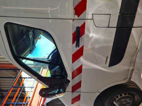 Puerta Delantera Izquierda Opel Movano FG. L1H2 3 3T 131CV 96KW