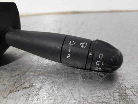 Foto 2ª: Mando Multifuncion Renault Clio AUTHENTIQUE 58CV 43KW [D7F G7] (2003)