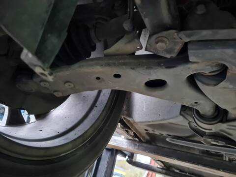 Brazo Suspension Delantero Derecho Ford Kuga TITANIUM 163CV 120KW