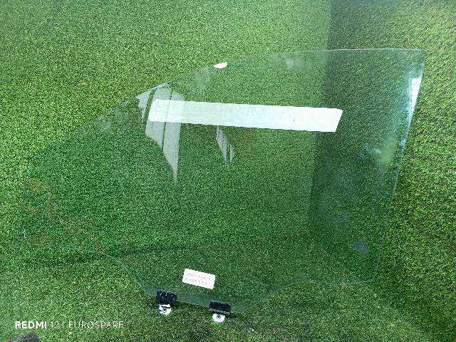 Foto 4ª: Luna Delantera Derecha Nissan Navara 2.3 TD D23 [YS23] (2018)