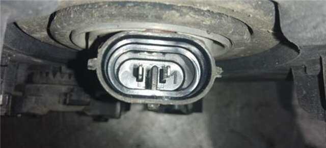 Foto 2ª: Faro Antiniebla Delantero Derecho Kia Carens 1.7 BASIC [1.7 LTR. - 85 KW CRDI CAT] [D4FD]