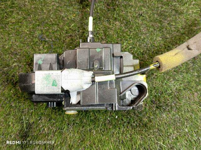 Foto 3ª: Cerradura Puerta Trasera Izquierda Nissan Navara 2.3 TD D23 [YS23] (2018)