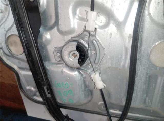 Foto 1ª: Elevalunas Eléctrico Trasero Derecho Nissan Qashqai 1.5DCI [K9KD430]