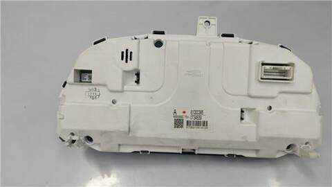 Foto 3ª: Cuadro de Instrumentos Mitsubishi Outlander HIBRIDO PHEV KAITEKI 4WD HIBRIDO 203CV 89KW (2015)