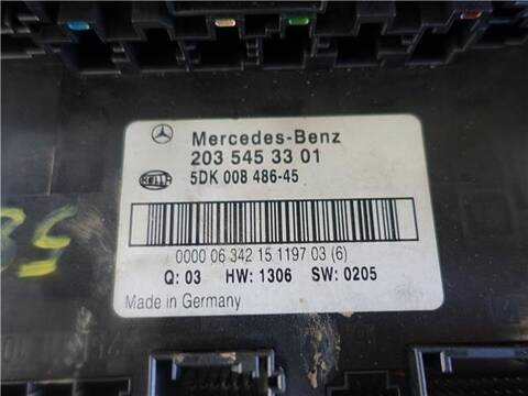 Foto 3ª: Caja Reles Fusibles Mercedes Clase C 160 2.2 C 220 CDI 203.706) COUPE 143CV 105KW [OM 611.962] (2003)