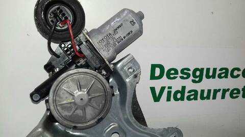 Foto 2ª: Elevalunas Eléctrico Delantero Derecho Toyota Auris 1.8 16V HIBRIDO) 99CV 73KW [2ZR] (2014)