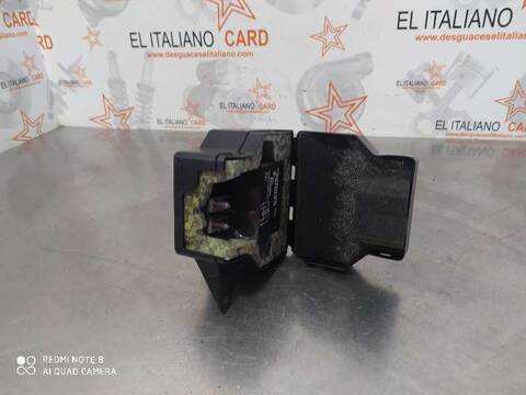 Foto 3ª: Caja Reles Fusibles Mercedes Clase C 160 C 220 CDI BLUEEFFICIENCY 204.302) COUPE 170CV 125KW [651911] (2011)