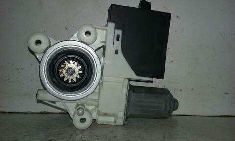 Foto 3ª: Elevalunas Eléctrico Trasero Derecho Ford C Max 1.8 TDCI TD CAT 115CV 85KW FOCUS CAP) [KKDA] (2009)