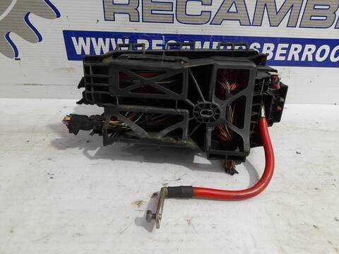 Foto 2ª: Caja Reles Fusibles Opel Astra 1.7 16V CDTI 101CV 74KW [Z17DTH] (2009)