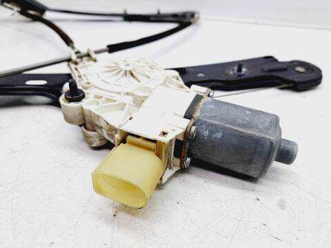 Foto 3ª: Elevalunas Eléctrico Delantero Derecho Bmw Serie 1 114 118D BERLINA 143CV 105KW [N47D20A] (2008)