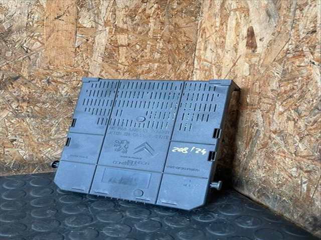 Foto 2ª: Caja Reles Fusibles Peugeot 308 1.6 HDI FAP CAT 9HZ - DV6TED4) 109CV (2008)