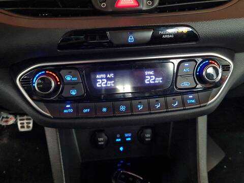 Foto 2ª: Mando Climatizador Hyundai i30 2.0 N 275CV 202KW [G4KH] (2019)