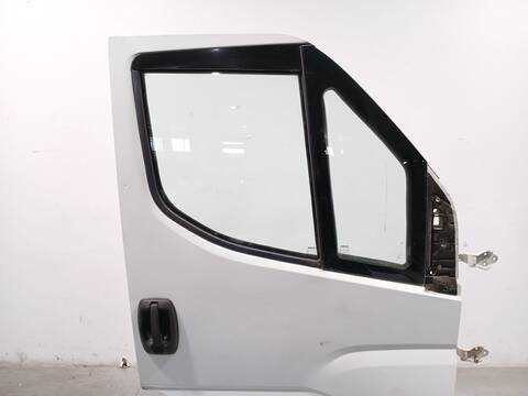Foto 3ª: Puerta Delantera Derecha Iveco Daily 33S16 35S16 35C16 40C16 50C16 156CV 115KW FURGONETA [F1AGL411A,F1AGL411B,F1AGL411G,F1AGL411N,F1AGL411U] (2017)