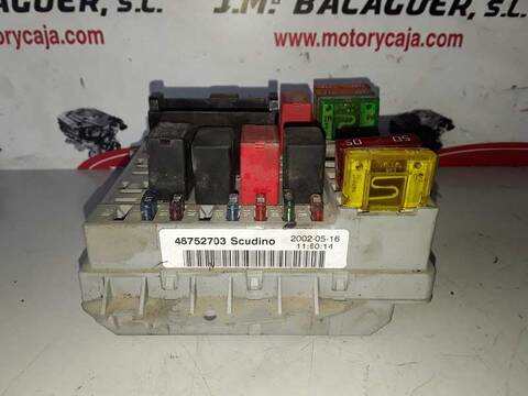 Foto 3ª: Caja Reles Fusibles Fiat Doblo 1.2 FURGON 65CV (2006)