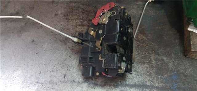 Foto 3ª: Cerradura Puerta Delantera Derecha Audi A4 2.5 TDI (120 KW) [2.5 LTR. - 120 KW V6 24V TDI] [BFC]