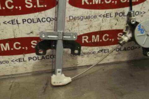 Foto 4ª: Elevalunas Manual Trasero Derecho Honda Crv LS 140CV 103KW RD8) [N22A2] (2005)