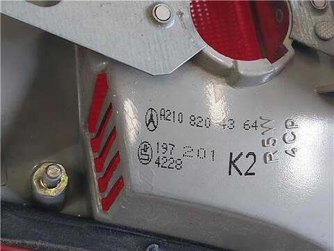 Foto 3ª: Piloto Trasero Izquierdo Mercedes Clase E 180 E 290 TURBO-D 210.017) BERLINA 129CV 95KW [OM 602.982] (1998)
