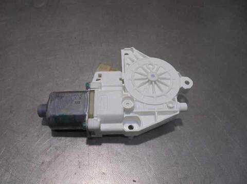 Foto 3ª: Elevalunas Eléctrico Trasero Derecho Mercedes Clase C 160 C 180 CGI BLUEEFFICIENCY 204.049) BERLINA 156CV 115KW [271952] (2008)
