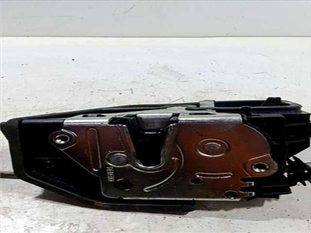 Foto 3ª: Cerradura Puerta Trasera Izquierda Bmw Serie 3 315 2.0 318 D [2.0 LTR. - 105 KW TURBODIESEL] [N47D20C]