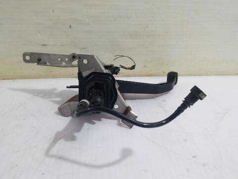 Foto 2ª: Pedal Embrague Ford Focus BUSINESS 90CV (2007)