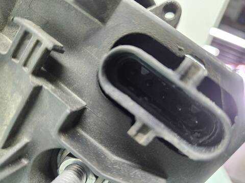 Foto 3ª: Alternador Mercedes Camion 1523 L [OM906LAIII72] (2005)