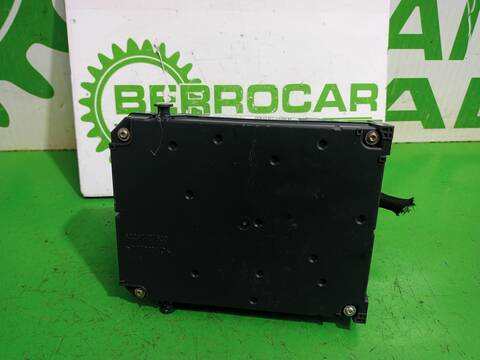 Foto 3ª: Caja Reles Fusibles Peugeot 508 ACTIVE 140CV 103KW [8DRHF8] (2012)