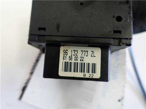 Foto 3ª: Mando Multifuncion Citroen Xsara 2.0 HDI 90 BERLINA 90CV 66KW [RHY (DW10TD)] (2001)